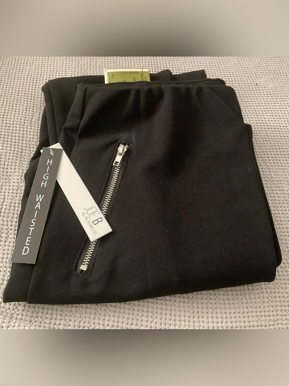 Joe Benbasset Black High-Waisted Women’s Joggers with Zip Pocket